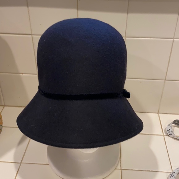 Gymboree Accessories - Gymboree bell style wool hat